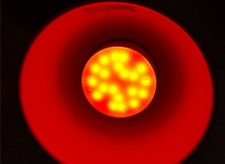 「明王」ライトセラピー用 キャビネットランプ 【赤色620型(皮膚)/電球型対応】